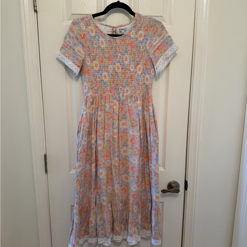 Elegant Floral Midi Dress with Lace Accents